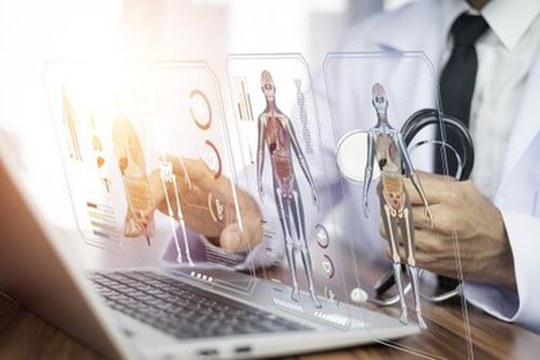 IA e decisioni automatizzate in sanità: le nuove sfide per le relazioni di cura IA e decisioni automatizzate in sanità: le nuove sfide per le relazioni di cura